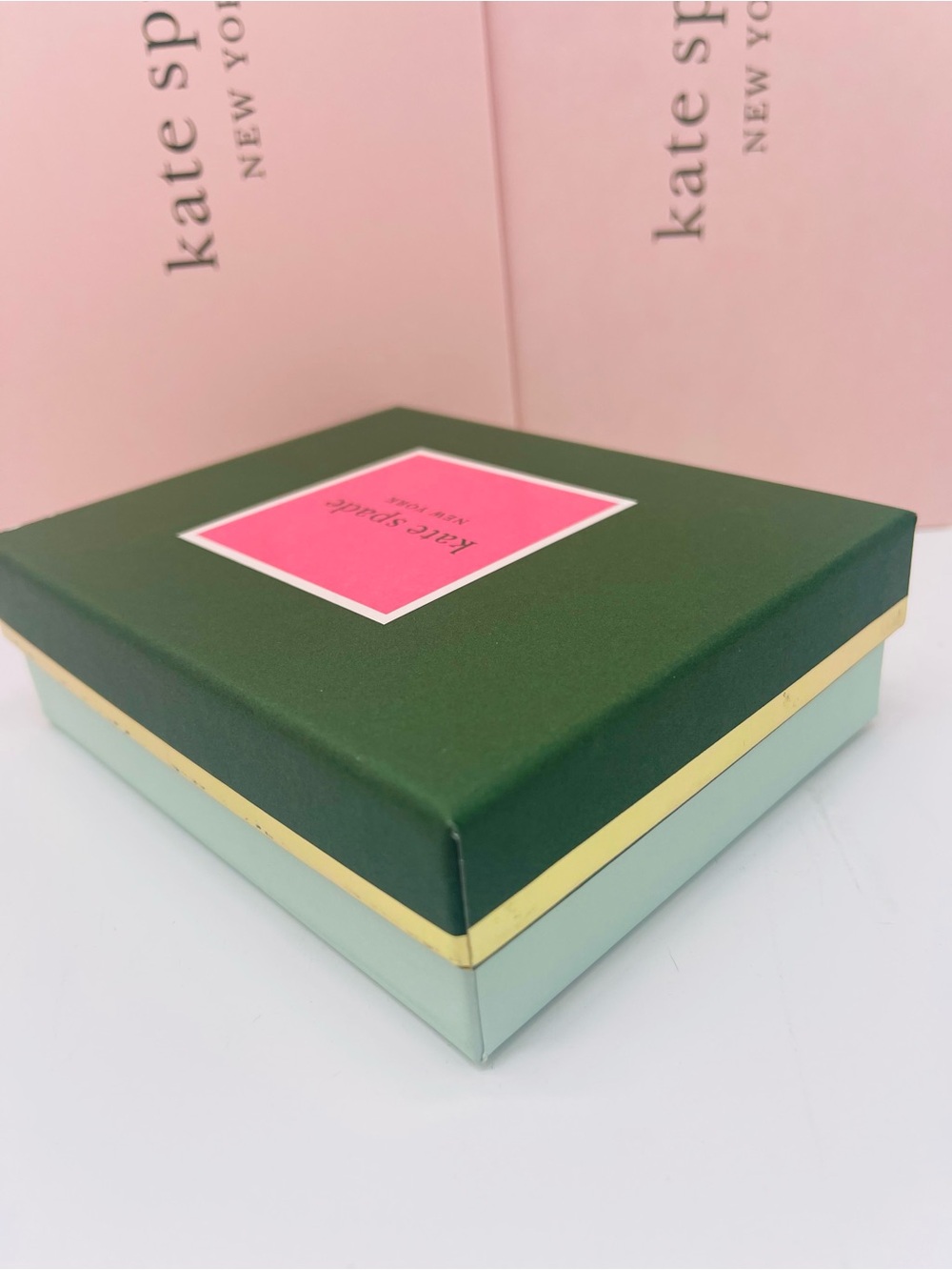 Kate Spade New York Empty Gift Box Green Pink Logo Box” Packaging
New - Picture 8 of 16